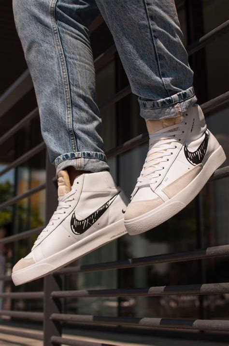 Жіночі кросівки nike blazer mid 77 sketch white black — цена 1790 грн в ...