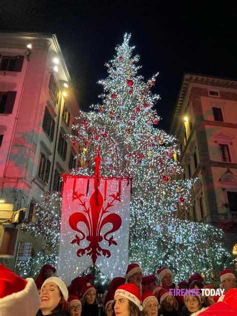 FOTO L Accensione Dell Albero Di Natale