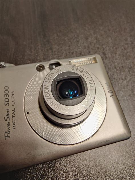 Canon Ixus 40 Powershot Digital Elph Sd300 4 0mp Digital Camera Silver Works Ebay