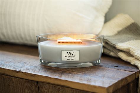 Hearthwick Flame WoodWick Wood Smoke Candle - 76075 | FormAdore