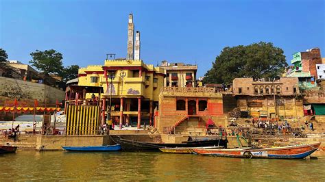 The Sacred Harish Chandra Ghat in Varanasi | Krazy Butterfly