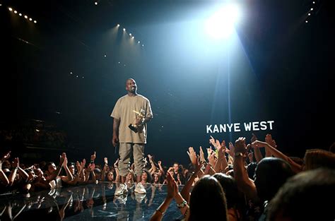 2015 MTV VMAs: Taylor Swift & Kanye West Win Big at Eventful Video ...