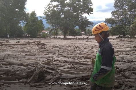 Dirikan Dapur Umum Dan Distribusi Logistik Untuk Penyintas Banjir