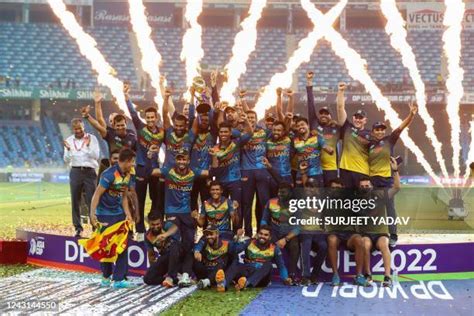 Sri Lanka Team With Trophy Photos And Premium High Res Pictures Getty Images