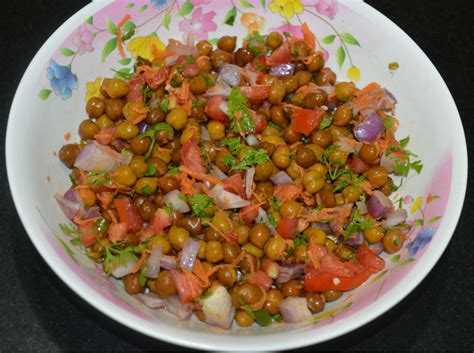 Making Black Chickpea Salad or Chana Chat | Delishably