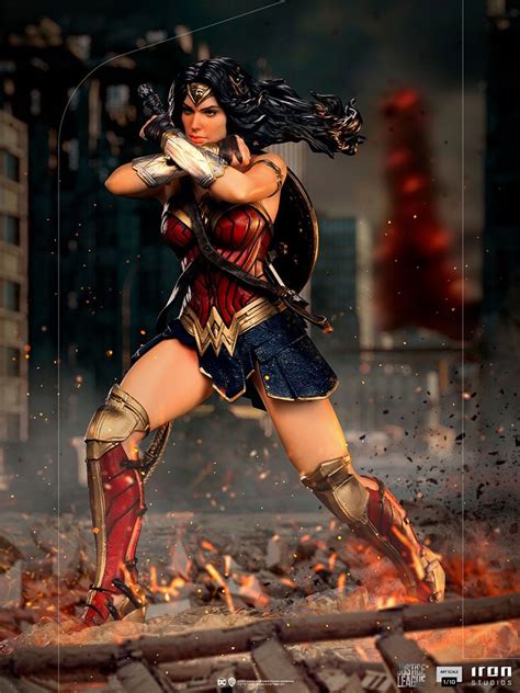 Wonder Woman Justice League War Cosplay