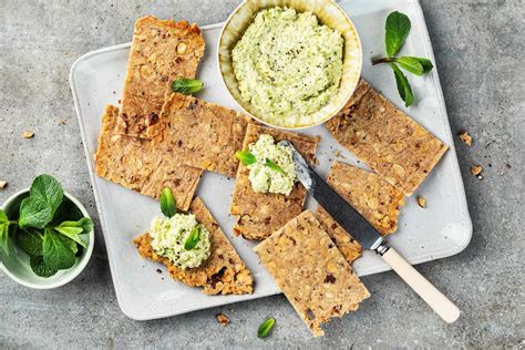 Pain Croustillant Aux Noix Et P Te Tartiner Aux L Gumes Recette