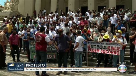 Vídeo Representantes de autoescolas fazem protesto RJ1 G1