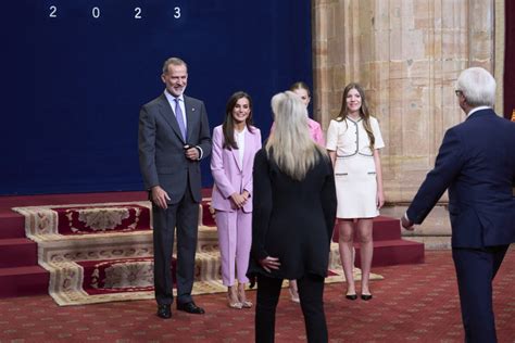 Photo Qui Semblait Ravie De La Voir Arriver Le Roi Felipe Vi D