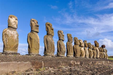 Le 15 Statue Di Moai In Ahu Tongariki Isola Di Pasqua Cile Fotografia