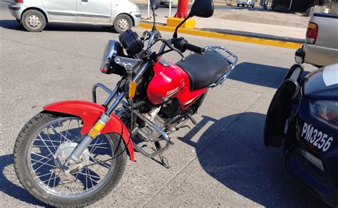 Motociclista resulta lesionado al chocar contra vehículo en Los Mochis