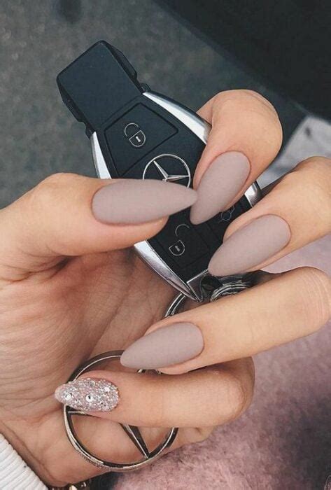 Ideas paras hacer del nude tu color favorito de uñas Moda y Estilo