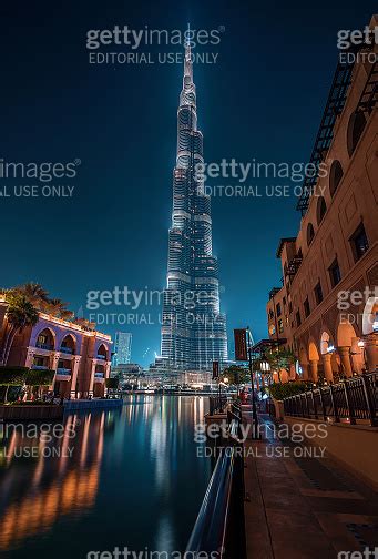 Burj Khalifa from Souk Al Bahar 이미지 646501200 게티이미지뱅크