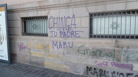 Cuadrillas Borran Pintas En Palacio