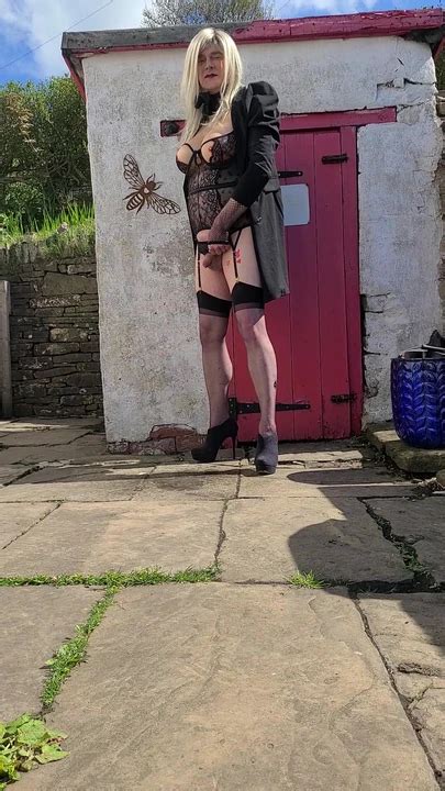 Sissy Outdoor Pissing Shemale Amateur Amateur Porn Feat Emma Huntcock Xhamster