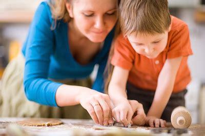 Kids Cooking Lessons Plans for 3-6 year olds, Introduction to assistant chef lessons.