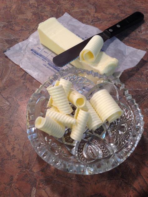 How to easily make fancy butter curls - B+C Guides