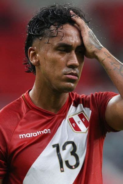 Baja sensible para Perú Renato Tapia da a entender que no jugará la