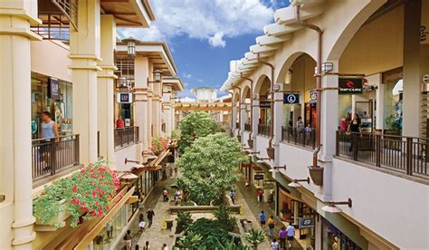 Ala Moana Shopping Center | Hawaiian Travel Escapes