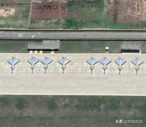 美媒：中國空軍基地有8架新型殲 20，外形未見過，或用來欺騙美軍 每日頭條