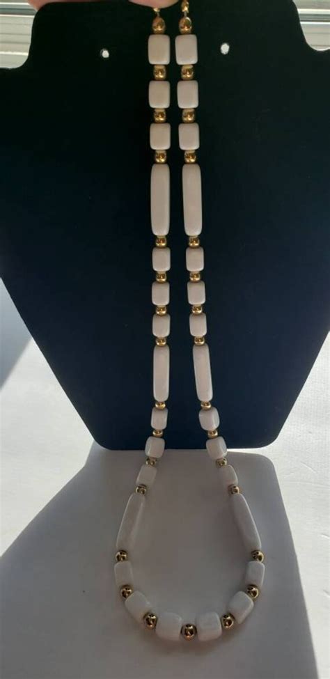 1970s Vintage Trifari White Gold Beaded Necklace Gem