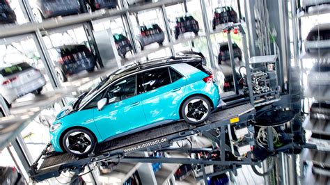 Umstellung auf E Autos 460 Millionen Euro für VW Stammwerk tagesschau de