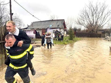 Inunda Ii N Zona Municipiului Or Tie Apte Persoane Au Fost Evacuate