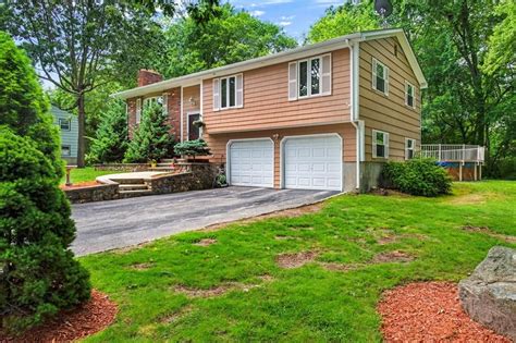 51 Quaker Dr West Warwick Ri 02893 Trulia