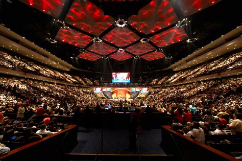 Lakewood-Church-002 – Lighting Design Alliance