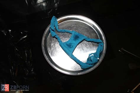 Mature Girl Upskirts And Humid G String ZB Porn