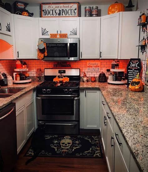 15 Easy Halloween Kitchen Decor - Finance Stallion