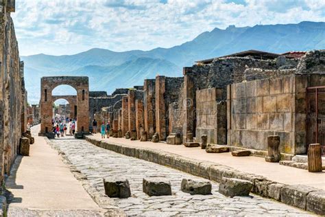 Pompeii, Italy. Ancient Frescoes in Wall of Old Building Stock Image ...