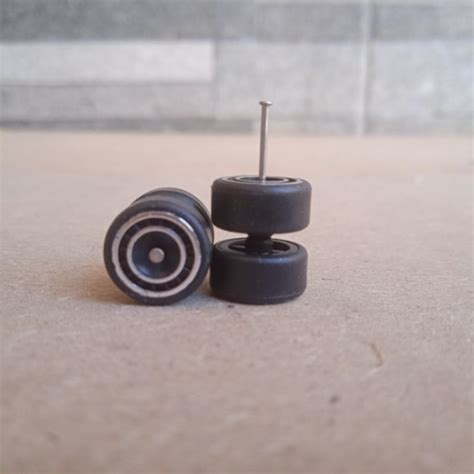 Jual Ban Karet Hot Wheels Mercedes Benz Hitam As Axle Pendek Ukuran Mm Shopee Indonesia