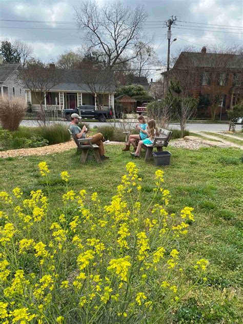 city streets urban farm connects people  agriculture