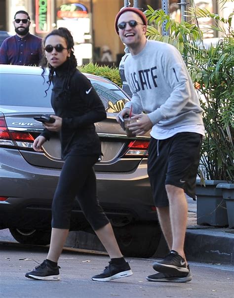 Robert Pattinson Touches Fka Twigss Butt Pictures Ps Celebrity