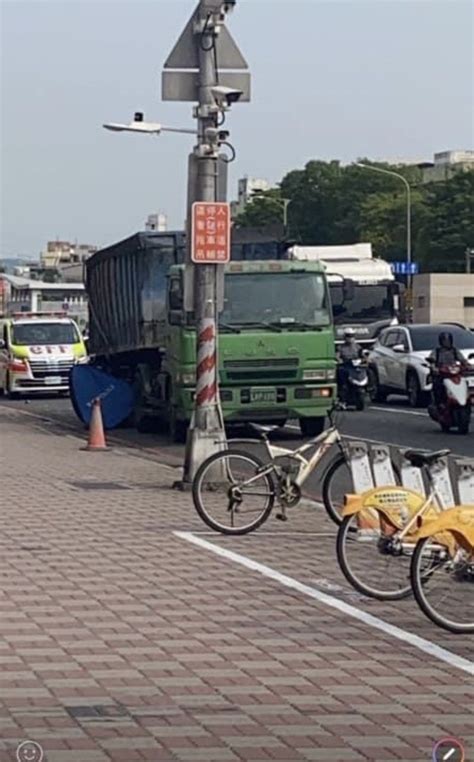 今年第4起高雄沿海路又1人命喪大車下 無照騎士閃違停車遭輾斃 社會萬象 社會 聯合新聞網