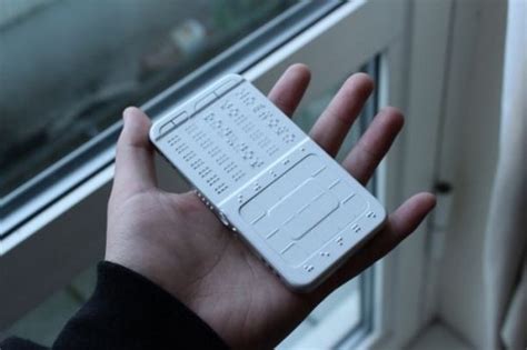 Создан первый в мире концепт сенсорного телефона для слепых - MegaObzor