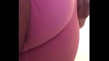 Sally enseña pompis y ellas saludan XVIDEOS