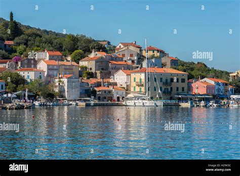 Valun Fishing Village In Cres Island Croatia Stock Photo Alamy