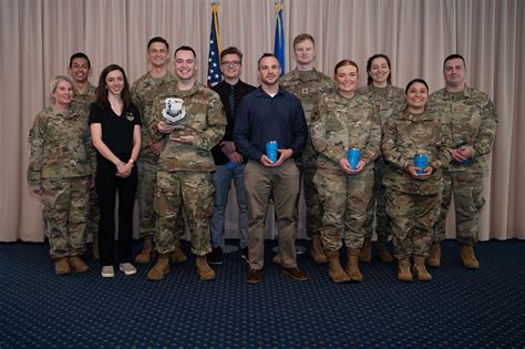 Leaders Present Team Hanscom Quarterly Awards Hanscom Air Force Base Article Display