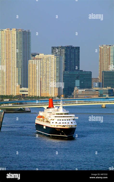 Cruise Ship Nippon Maru Sailing Tokyo Bay Japan Stock Photo Alamy