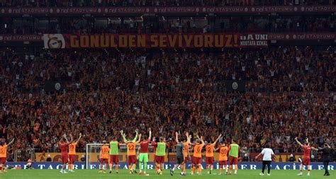 Galatasaray taraftarı Süper Lig de zirvede Forza Cimbom