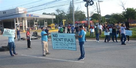 Pobladores Del Sector Ticamaya Protestan Exigiendo Reparaci N