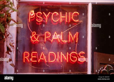 ´Psychic & Palm Readings´ sign. French Quarter. New Orleans. Louisiana. USA Stock Photo - Alamy