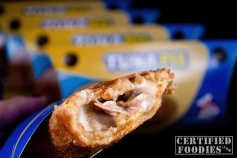 Jollibee Tuna Pie is Back (Limited Time only!) | Certified Foodies