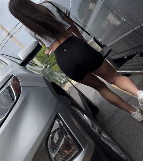 Fit Brunette Spinner In Crop Top And Spandex Shorts VTL Short Shorts Volleyball Forum