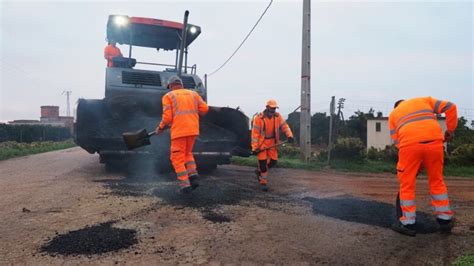 El Ayuntamiento Acomete El Arreglo De M S De Kil Metros De Caminos