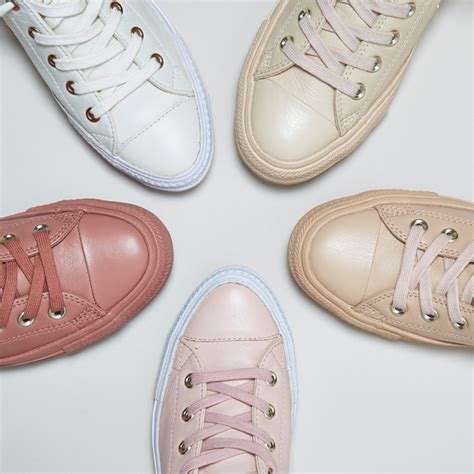 8 3 mà cho hội con gái xem đống sneaker màu nude này đảm bảo cô nào