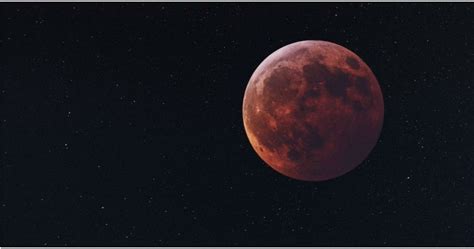 See All The Best Photos Of The Blood Moon Eclipse From Around The World