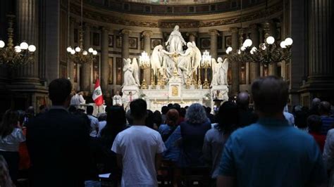 Celebran Misa Criolla En Honor Al Per En La Iglesia De La Madeleine De